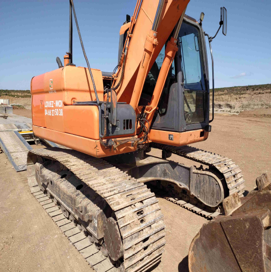 Pelle sur Chenilles PC160LC Doosan